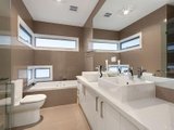 https://images.listonce.com.au/custom/160x/listings/31-threadneedle-street-balwyn-vic-3103/534/01684534_img_08.jpg?tso17eOqL8g