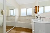 https://images.listonce.com.au/custom/160x/listings/31-woodstock-drive-doreen-vic-3754/432/00709432_img_10.jpg?gkTt9B0di_U