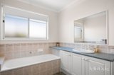 https://images.listonce.com.au/custom/160x/listings/31-york-road-mount-evelyn-vic-3796/338/01973338_img_12.jpg?Hz9bxG2PudQ