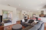 https://images.listonce.com.au/custom/160x/listings/310-lee-avenue-mount-waverley-vic-3149/087/00713087_img_04.jpg?YkuP6u3UlJc