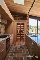 https://images.listonce.com.au/custom/160x/listings/310-reynolds-road-research-vic-3095/308/01991308_img_05.jpg?JUI9B_Q1xkc