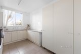 https://images.listonce.com.au/custom/160x/listings/31021-toorak-road-camberwell-vic-3124/875/01704875_img_03.jpg?G65IKv546O0