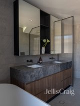 https://images.listonce.com.au/custom/160x/listings/3103-brougham-street-kew-vic-3101/211/01907211_img_06.jpg?HPMPZhAbYic
