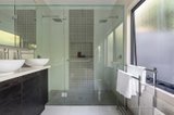 https://images.listonce.com.au/custom/160x/listings/311-new-street-brighton-vic-3186/334/00882334_img_11.jpg?_k15dYN4uXc
