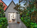 https://images.listonce.com.au/custom/160x/listings/311-nott-street-port-melbourne-vic-3207/234/01090234_img_09.jpg?1PIInl1G3c0