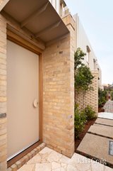 https://images.listonce.com.au/custom/160x/listings/311-pender-street-thornbury-vic-3071/755/01780755_img_16.jpg?po7IL3FFRfs