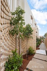 https://images.listonce.com.au/custom/160x/listings/311-pender-street-thornbury-vic-3071/755/01780755_img_17.jpg?R2f_C9GKm74