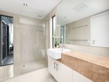 https://images.listonce.com.au/custom/160x/listings/3113-ormond-esplanade-elwood-vic-3184/616/01793616_img_05.jpg?JVIhxJXyi5k