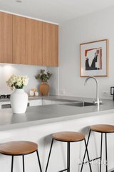 https://images.listonce.com.au/custom/160x/listings/31140-queens-parade-fitzroy-north-vic-3068/721/01948721_img_03.jpg?jfJpGvljxXU