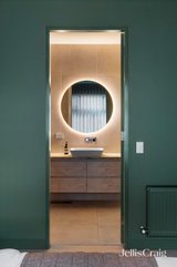 https://images.listonce.com.au/custom/160x/listings/3118-locksley-road-eaglemont-vic-3084/955/01739955_img_14.jpg?dZL0qQTGyVg