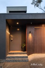 https://images.listonce.com.au/custom/160x/listings/3118-locksley-road-eaglemont-vic-3084/955/01739955_img_22.jpg?oiSeyMRVw7I
