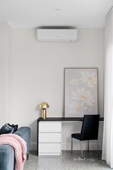 https://images.listonce.com.au/custom/160x/listings/313-douglas-parade-newport-vic-3015/423/01408423_img_08.jpg?wIKeuyC4Yjg