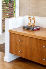 https://images.listonce.com.au/custom/160x/listings/313-gallaghers-road-glen-waverley-vic-3150/190/01659190_img_04.jpg?DtkAyaoBVjw