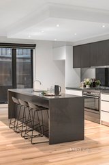 https://images.listonce.com.au/custom/160x/listings/313-hiscock-street-chadstone-vic-3148/917/01716917_img_05.jpg?HCzgFek7Qng