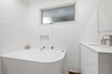 https://images.listonce.com.au/custom/160x/listings/313-st-johns-wood-road-mount-waverley-vic-3149/833/01564833_img_09.jpg?Is52WrS5gWA