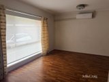 https://images.listonce.com.au/custom/160x/listings/313-strettle-street-thornbury-vic-3071/364/01937364_img_09.jpg?xJfT-mfIjfs