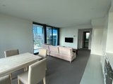 https://images.listonce.com.au/custom/160x/listings/31313-point-park-crescent-docklands-vic-3008/256/01779256_img_02.jpg?NBayrunbeRk