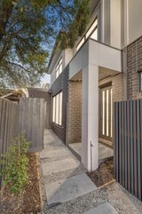 https://images.listonce.com.au/custom/160x/listings/314-elvie-street-doncaster-east-vic-3109/638/01267638_img_01.jpg?UPr2NPPrIHY