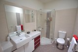 https://images.listonce.com.au/custom/160x/listings/3147-bradshaw-street-essendon-vic-3040/799/01721799_img_05.jpg?PDslCHAHEP0