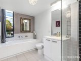 https://images.listonce.com.au/custom/160x/listings/3151-beach-street-port-melbourne-vic-3207/136/01088136_img_07.jpg?VZsVdhHLupo