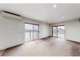 https://images.listonce.com.au/custom/160x/listings/316-lind-street-strathmore-vic-3041/372/01741372_img_05.jpg?EFNyvow2NNk