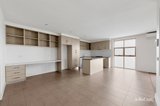 https://images.listonce.com.au/custom/160x/listings/316-lind-street-strathmore-vic-3041/372/01741372_img_12.jpg?dy95jpQHGfs