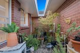 https://images.listonce.com.au/custom/160x/listings/3165-mount-eliza-way-mount-eliza-vic-3930/174/01485174_img_11.jpg?qJxIM8wkuAM