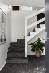 https://images.listonce.com.au/custom/160x/listings/3175-cotham-road-kew-vic-3101/291/01932291_img_06.jpg?JwBxTG923zA