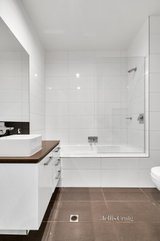https://images.listonce.com.au/custom/160x/listings/318-bent-street-kensington-vic-3031/619/01197619_img_10.jpg?brakxwIIElg