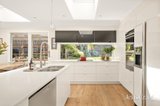 https://images.listonce.com.au/custom/160x/listings/318-parkers-road-parkdale-vic-3195/158/01813158_img_04.jpg?eReMLC2Nr3c