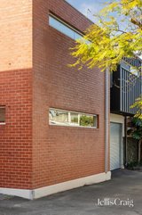 https://images.listonce.com.au/custom/160x/listings/318-strode-street-richmond-vic-3121/736/01975736_img_15.jpg?_DQp-zIeuY4