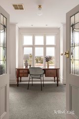 https://images.listonce.com.au/custom/160x/listings/318-upper-heidelberg-road-ivanhoe-vic-3079/145/01819145_img_14.jpg?hN8xrW6ToHU