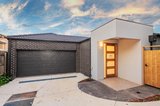 https://images.listonce.com.au/custom/160x/listings/319-sinclair-road-bayswater-vic-3153/750/01826750_img_09.jpg?vVM4xGvhRVY