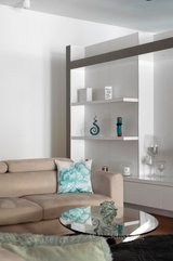 https://images.listonce.com.au/custom/160x/listings/3190-graham-street-port-melbourne-vic-3207/170/01683170_img_11.jpg?IrQ40H4KmuA