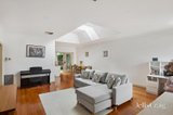 https://images.listonce.com.au/custom/160x/listings/319a-mckinnon-road-bentleigh-east-vic-3165/879/01984879_img_04.jpg?_JdkYas9LvI