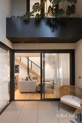 https://images.listonce.com.au/custom/160x/listings/31a-bedford-street-collingwood-vic-3066/098/01771098_img_15.jpg?ObNFIvgzKaw