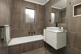 https://images.listonce.com.au/custom/160x/listings/32-34-newman-street-kensington-vic-3031/621/01924621_img_07.jpg?TIw3eEQv_tM