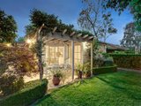 https://images.listonce.com.au/custom/160x/listings/32-athelstan-road-camberwell-vic-3124/874/00828874_img_01.jpg?dM2QcoRxEbo