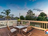 https://images.listonce.com.au/custom/160x/listings/32-autumn-grove-mooroolbark-vic-3138/870/01524870_img_14.jpg?foj6eceoBks