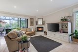 https://images.listonce.com.au/custom/160x/listings/32-baradine-terrace-donvale-vic-3111/060/00903060_img_04.jpg?obCr_PYuBW0