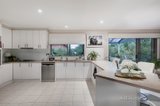 https://images.listonce.com.au/custom/160x/listings/32-baradine-terrace-donvale-vic-3111/060/00903060_img_10.jpg?7F4quNlPn0A