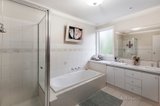 https://images.listonce.com.au/custom/160x/listings/32-baradine-terrace-donvale-vic-3111/060/00903060_img_11.jpg?LBXLAjnEnk0