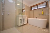 https://images.listonce.com.au/custom/160x/listings/32-bradby-avenue-mount-clear-vic-3350/544/01576544_img_05.jpg?BRDFyQJa_H4