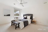 https://images.listonce.com.au/custom/160x/listings/32-caravelle-crescent-strathmore-heights-vic-3041/974/01809974_img_09.jpg?xTmR07T_Mj8