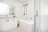 https://images.listonce.com.au/custom/160x/listings/32-charolais-street-delacombe-vic-3356/653/01751653_img_07.jpg?Zqn6519ZeLI