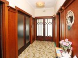 https://images.listonce.com.au/custom/160x/listings/32-clota-avenue-box-hill-vic-3128/061/01744061_img_03.jpg?Y9DKUQSgpdE