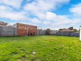 https://images.listonce.com.au/custom/160x/listings/32-clota-avenue-box-hill-vic-3128/777/01743777_img_04.jpg?tcV8m0yUDd0