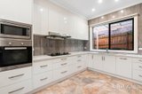 https://images.listonce.com.au/custom/160x/listings/32-dunscombe-avenue-glen-waverley-vic-3150/658/01922658_img_11.jpg?xKZoNWnLzY8