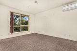 https://images.listonce.com.au/custom/160x/listings/32-edna-street-mount-waverley-vic-3149/032/01657032_img_08.jpg?rgM7hbQqrAo