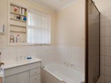 https://images.listonce.com.au/custom/160x/listings/32-erskine-ridge-mooroolbark-vic-3138/091/01524091_img_10.jpg?Ho-_hfi3VYU